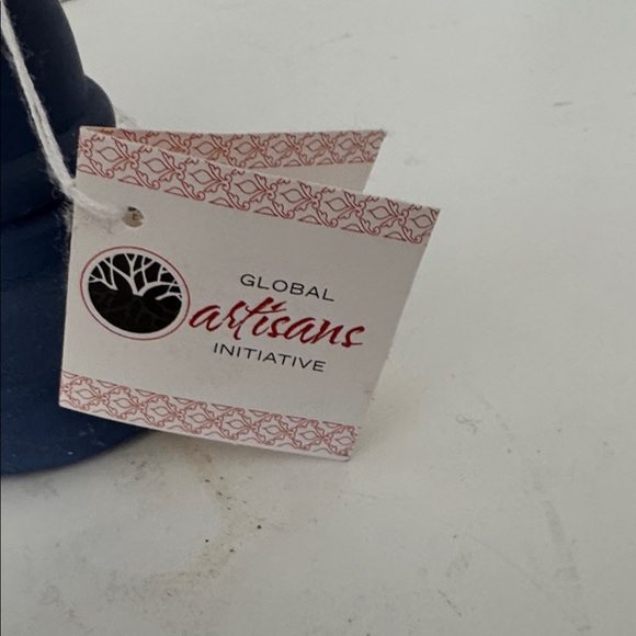 Blue Candle Holders NEW with tags with Blue Candles that are PRELOVED - Picture 3 of 9